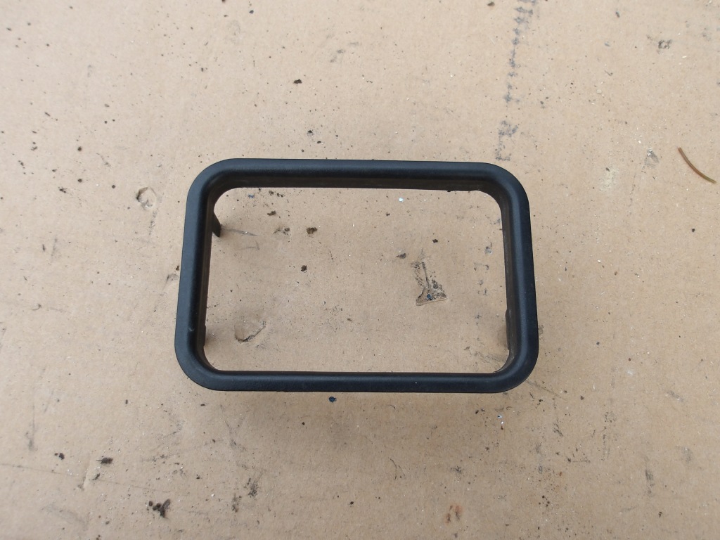 Купить Рамка защита выборщик mercedes w124 51.1234.00