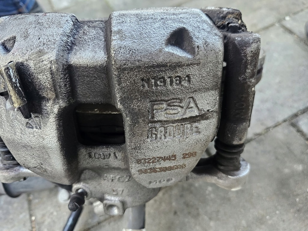 фото №7, Амортизационная стойка поворотный кулак citroen c4 iii правая 9842993480 lub левая 9842993280