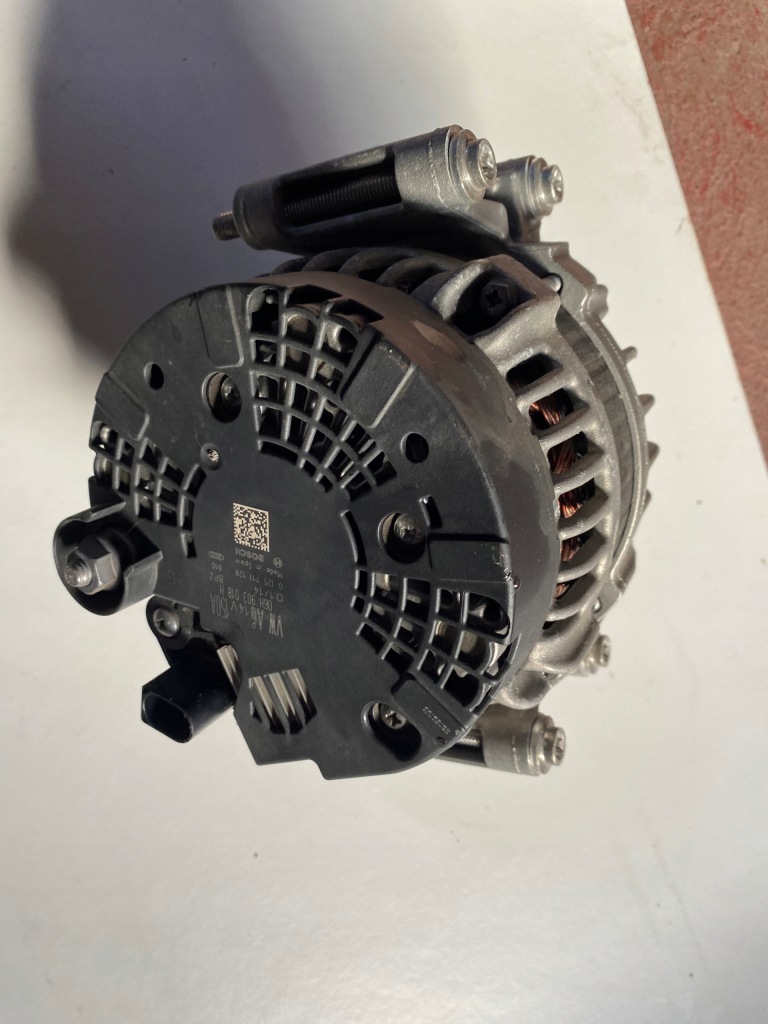 Генератор 150a audi a4 a5 8t 1.8 2.0 tfsi 06h903018h как новый другое запчасти Оригинал