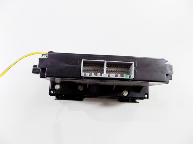 фото №3, Subaru legacy iii 01r панель керування eu