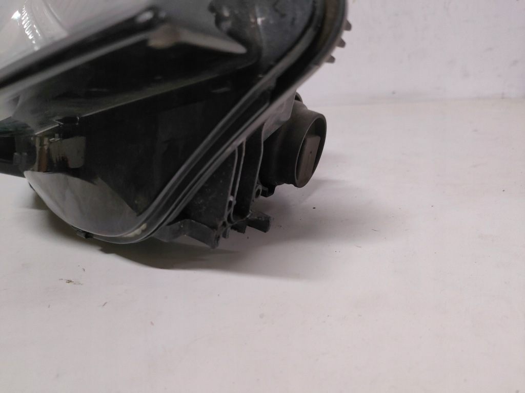 Audi a4 рестайлинг  фара правый  led 8w0941012 Оригинал