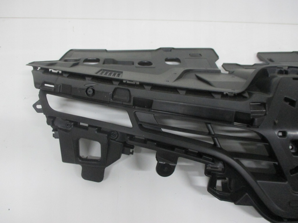 Решітка  решітка радіатора renault clio iv 622563184r Ціна