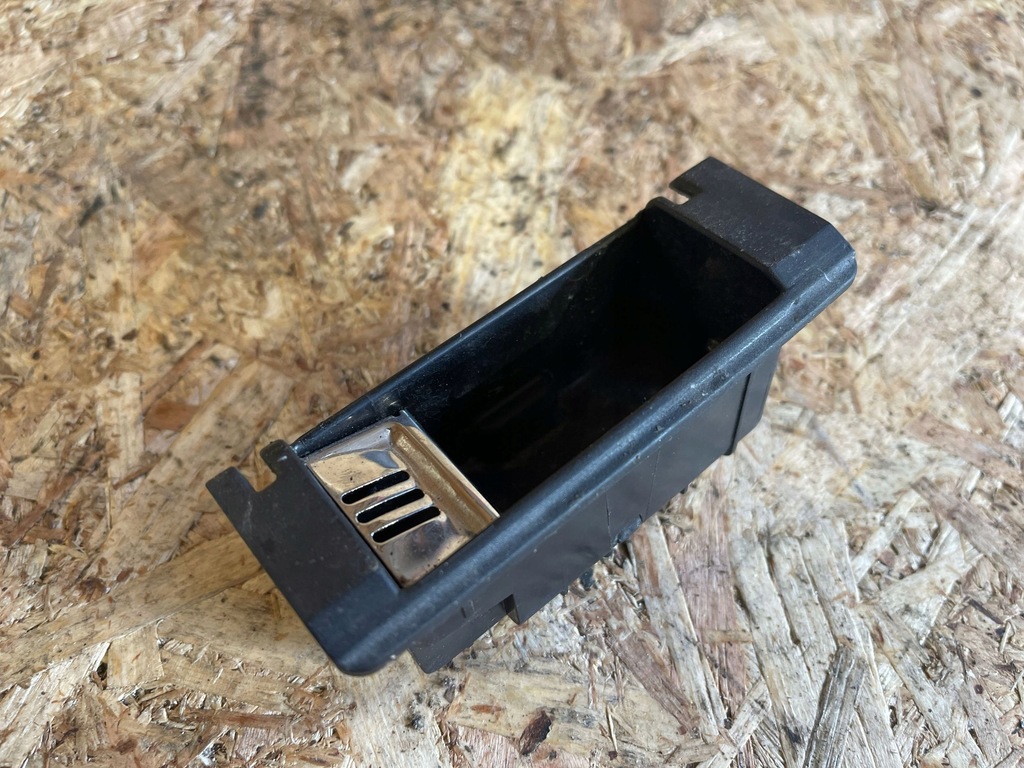 фото №5, Audi a6 s6 c5 4b 1998 з передній попільничка панелі приладової панелі