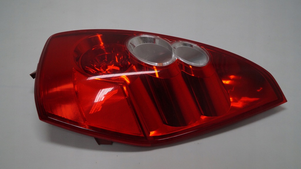 фото №9, Лампа задняя правая mazda 5