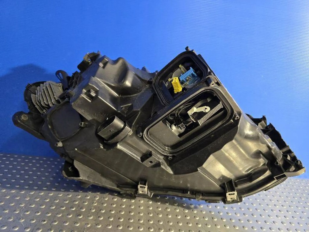 Mercedes gle ils a1669067502 лампа передня перед ліва в Україні