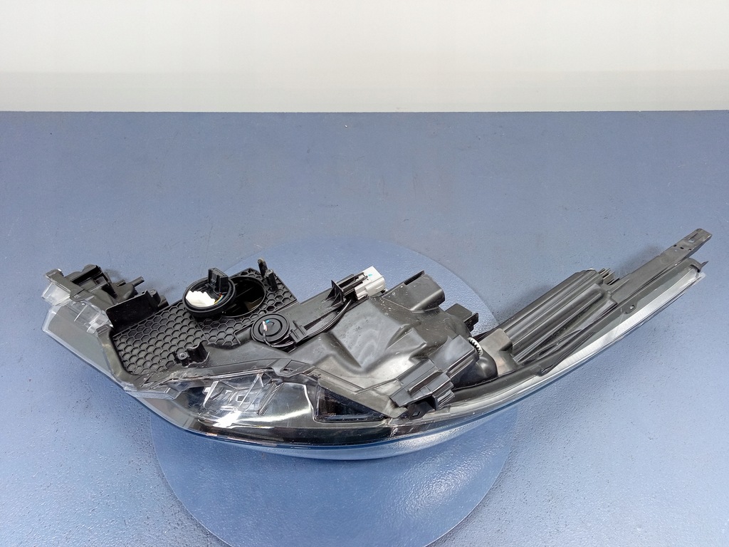 фото №13, Toyota c-hr фара правый full led 81110-yp280