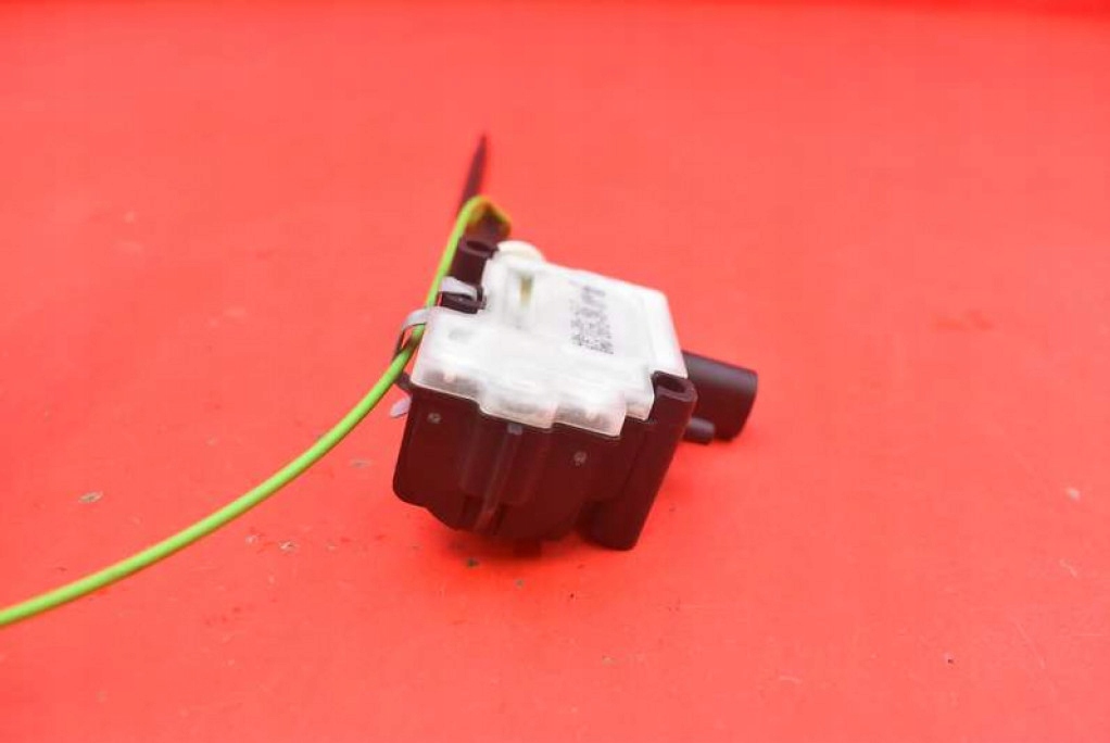 фото №8, Моторчик крышка топлива 6985880 mini cooper one r56 10-14