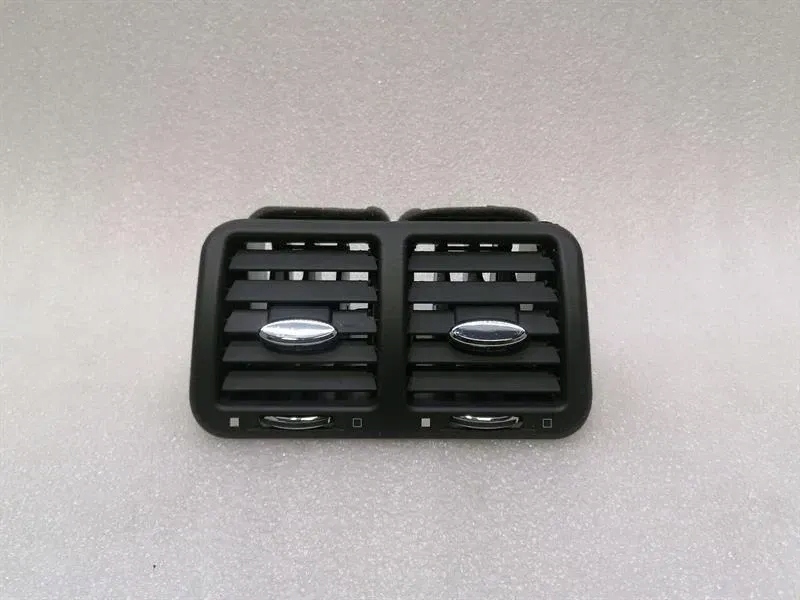 фото №6, Maserati granturismo m145 rear air vent 225787 вентиляция nozzle решётка