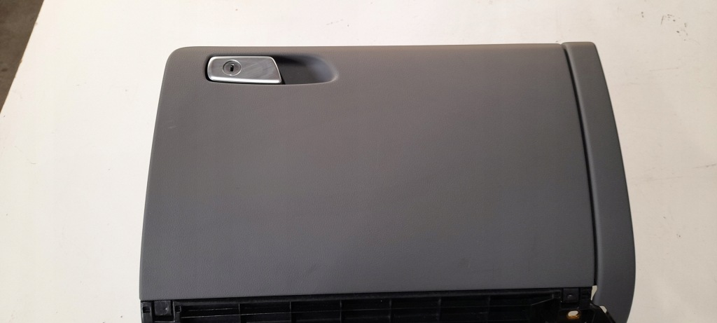 фото №1, Audi a4 b8 бардачок пасажира 8k1857035b