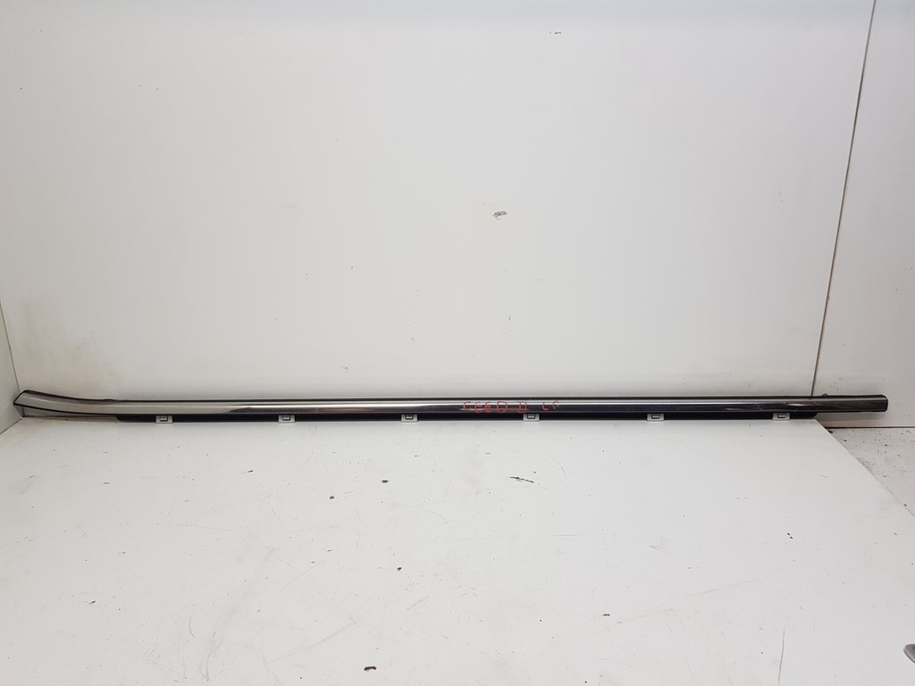 фото №1, Kia ceed ii молдинг уплотнитель дверь левый перед хром 2012-