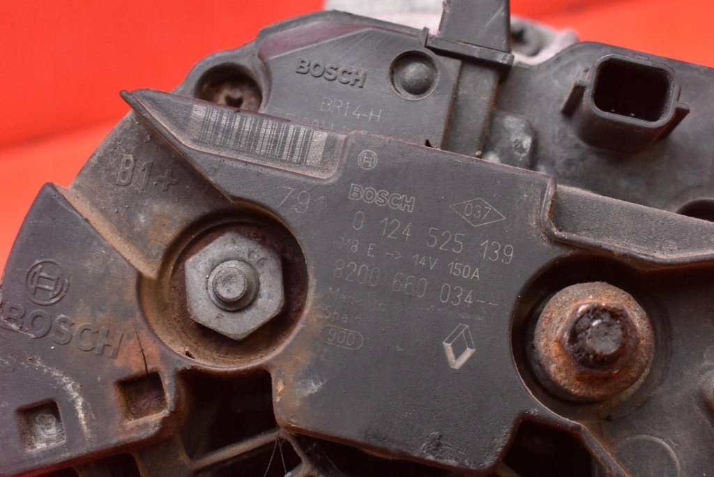 Генератор 8200660034 0124525139 renault megane 2 2 1.5 dci 106 km 06-12 Недорого