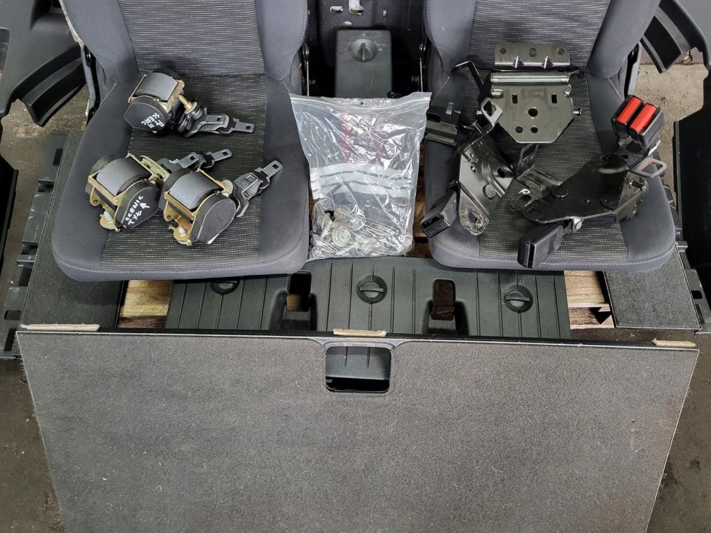 фото №8, Renault scenic ii lift сиденье обивка защита ремни крепления iii ряд