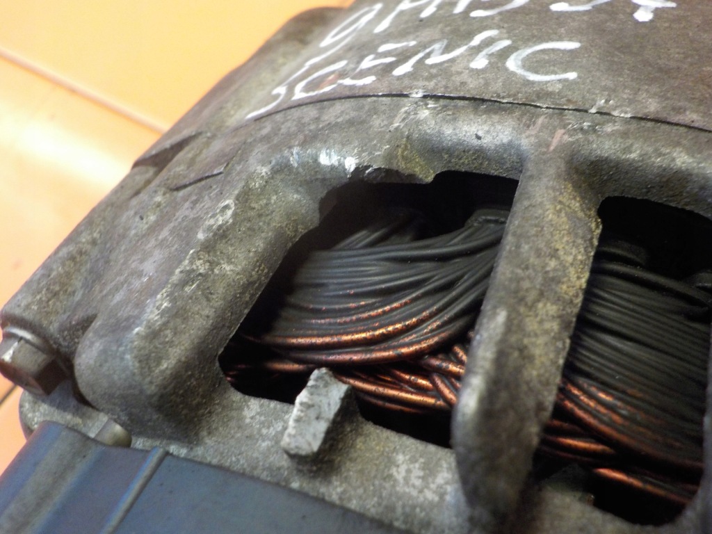 Scenic 3 megane 2.0 16v cvt 11r 140km m4r713 генератор 231000543r в Украине