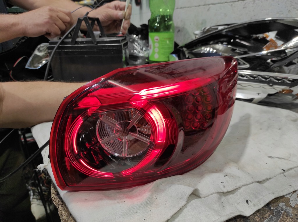 Mazda 3 3 gen фара правая задняя led 100% исправные Доставка