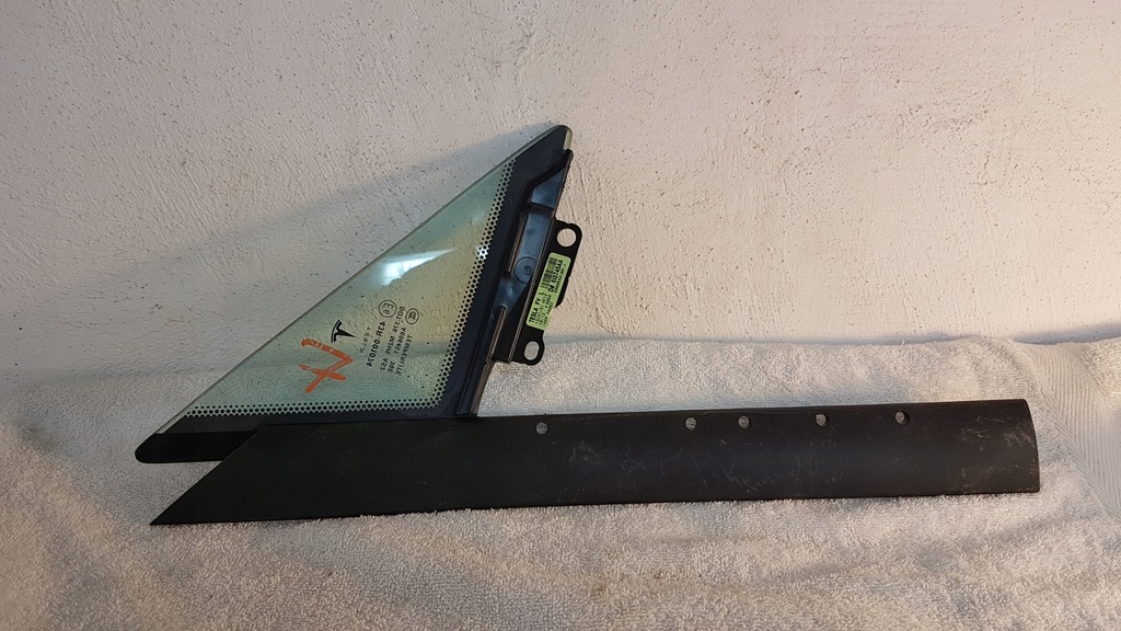 фото №1, Скло двері малий трикутник ліва перед tesla model s