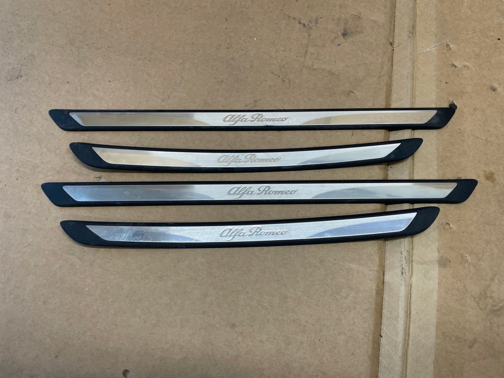 фото №1, Alfa romeo stelvio молдинг накладка na поріг ліва права перед задня