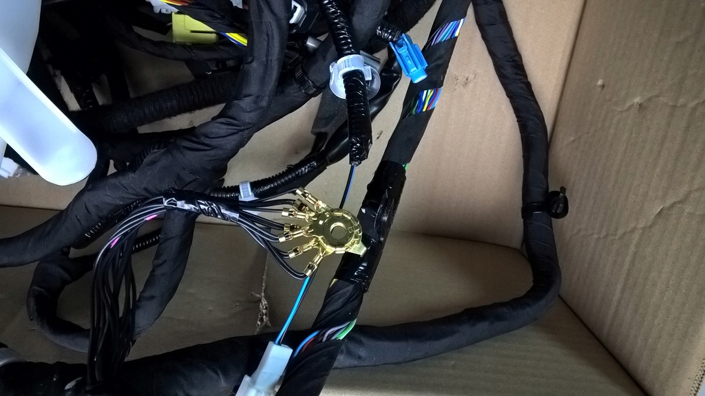 фото №10, Nissan leaf ii ze1 2017-2025 электропроводка жгут салона оригинальный номер 24014-5sa7b nowa