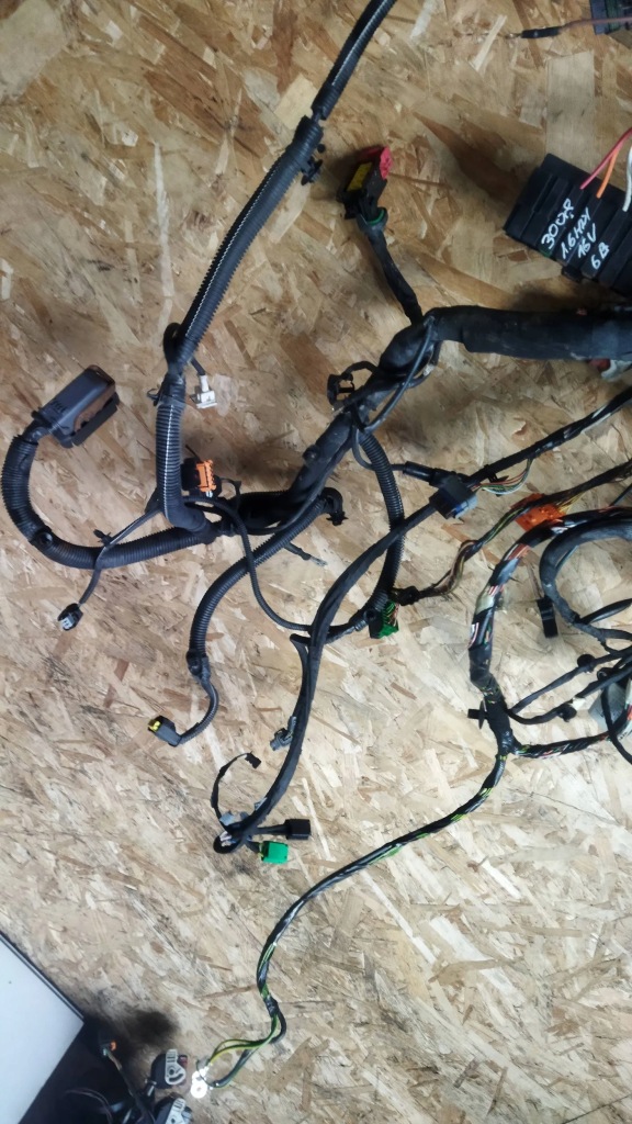 фото №9, Peugeot 3008 1.6 hdi 16v жгут отсек двигателя