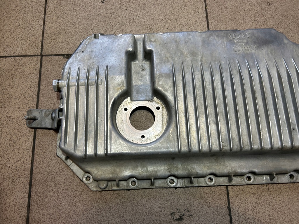 Піддон піддон масляна audi a6 c6 3.2 fsi Ціна