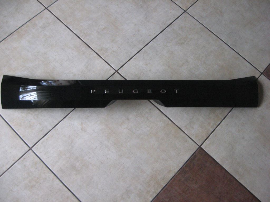 фото №1, Накладка задній кришки - peugeot 208 ii - 2019