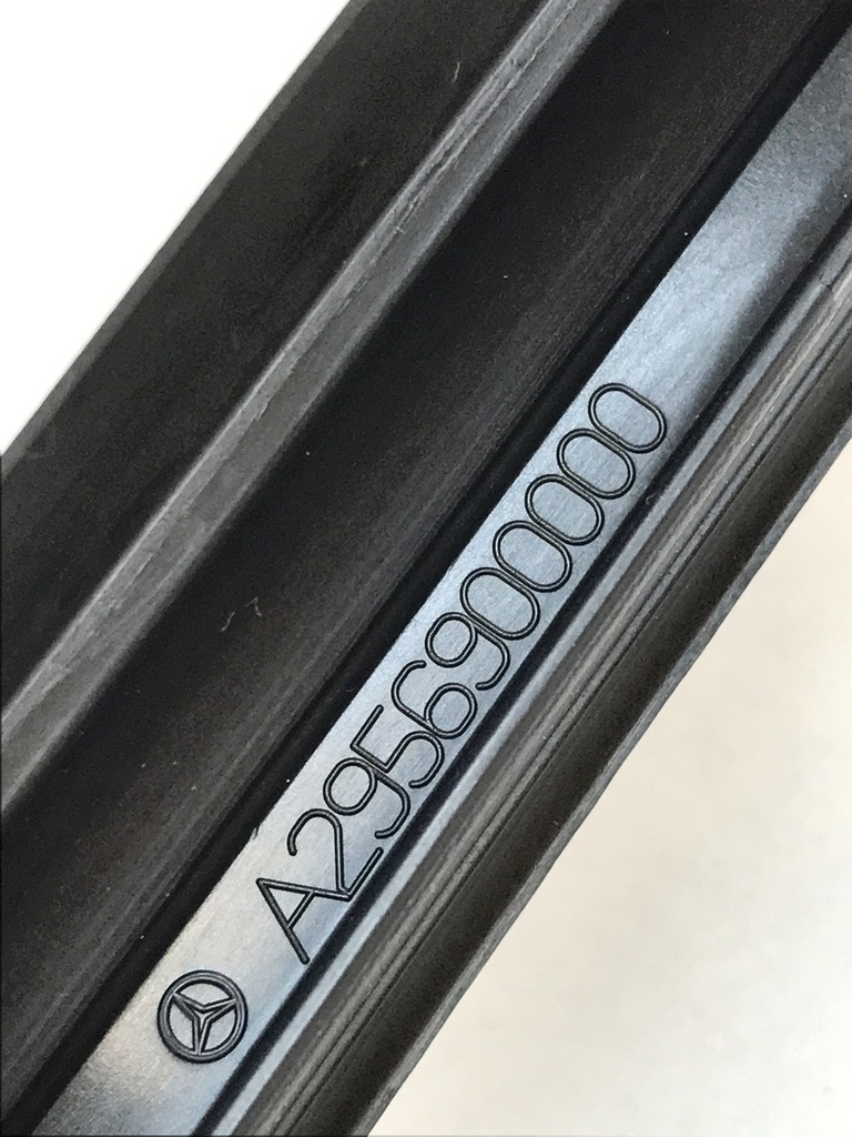 фото №11, Левая молдинг стекло лобовое mercedes v295 eqs a2956900000