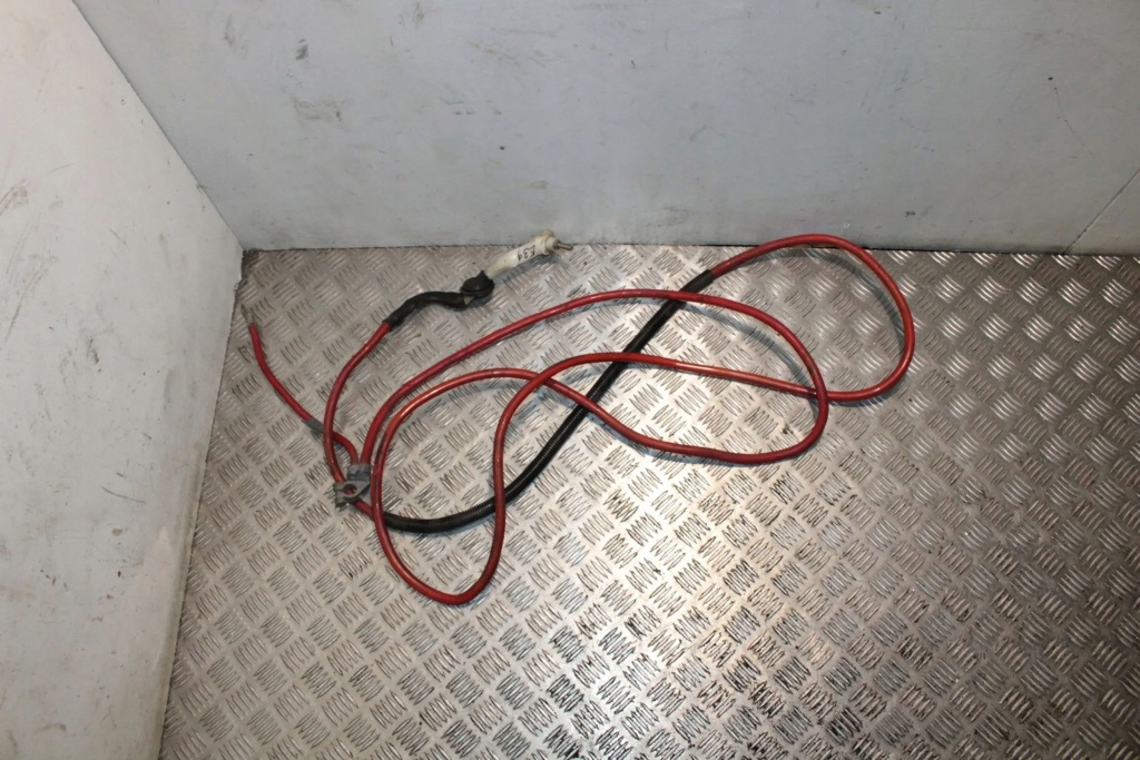 Купити 2003 bmw 5 e39 клема плюсова 1744603