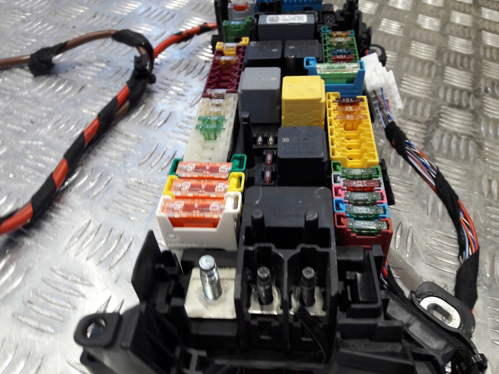 фото №8, Коробка предохранителей mercedes-benz оригинальный номер a2465400340