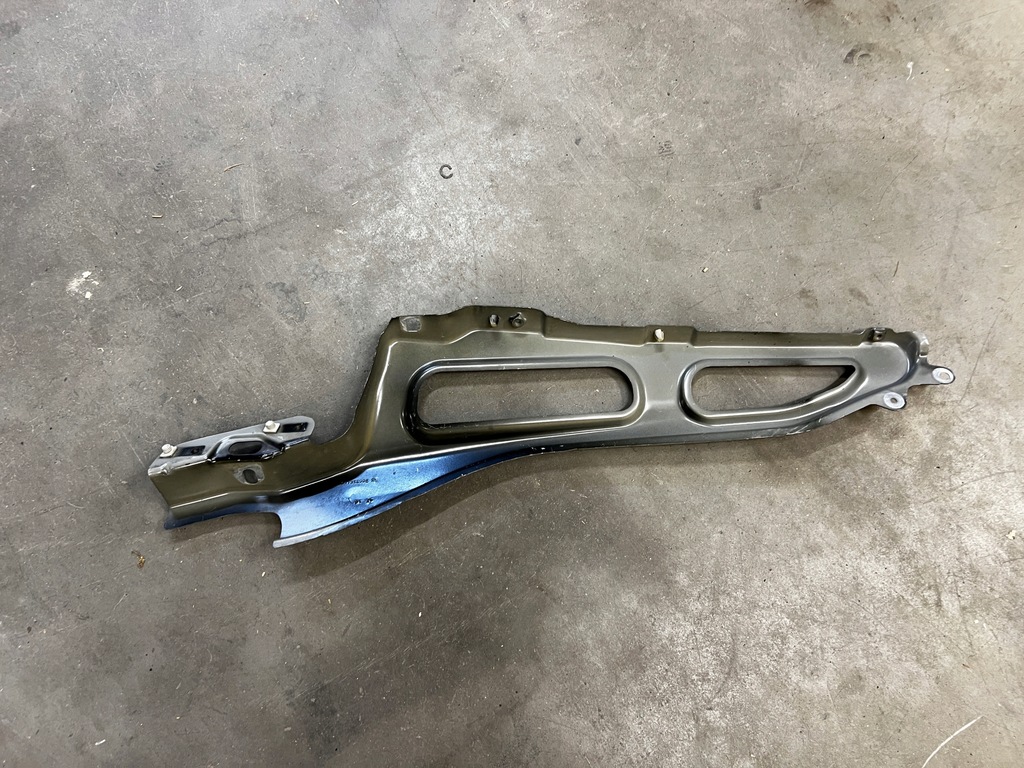 фото №4, Кронштейн кронштейн крыла перед правый renault scenic iv