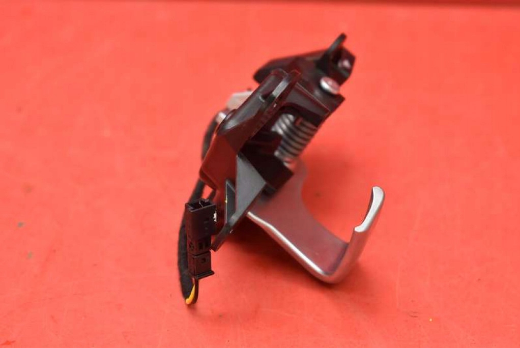 Ручка внутренняя правая перед 1008433-00-e tesla model s рестайлинг  16-21 Доставка