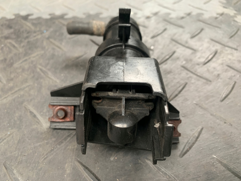 фото №1, Mitsubishi lancer vii 2001-2007 омивач фара