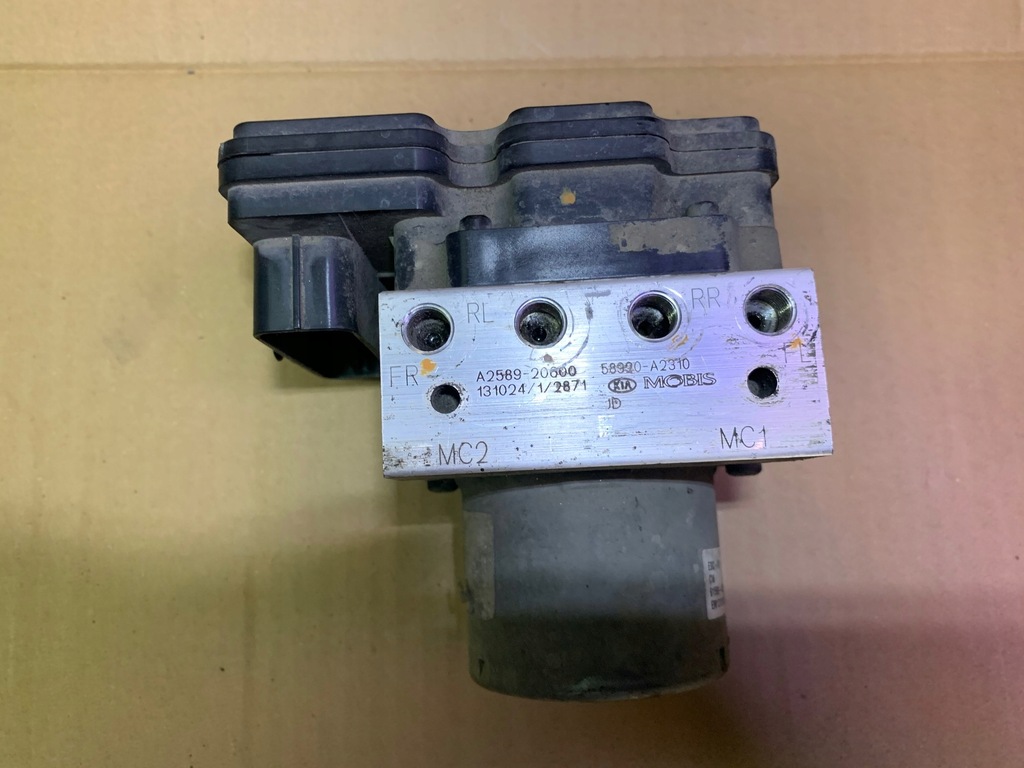 фото №1, Насос abs esp hyundai i30 kia cee'd ii 2012