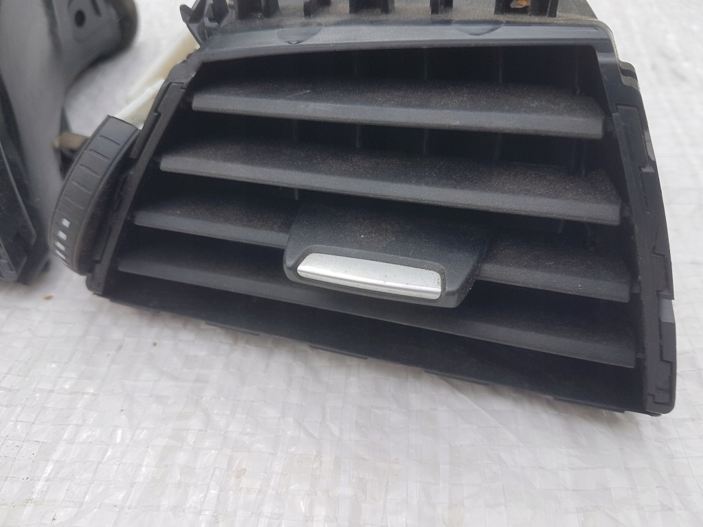 фото №1, Решётка обдув правая bmw f20 f21 9205356