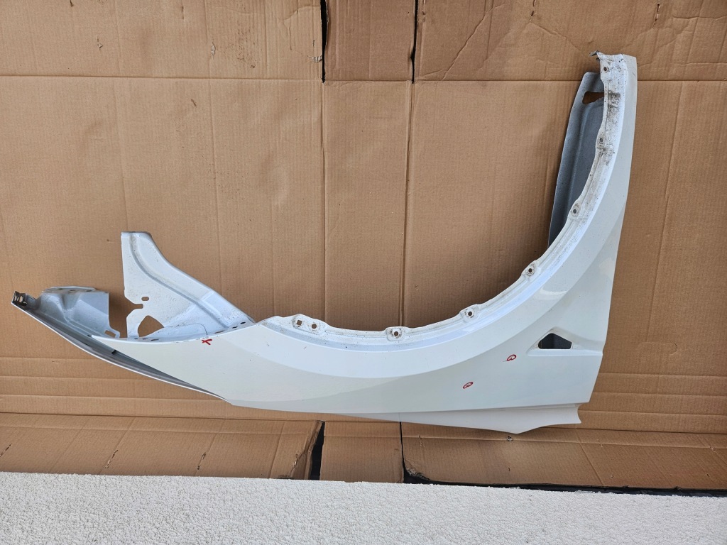 Tesla y крило перед правий 149347200c Київ