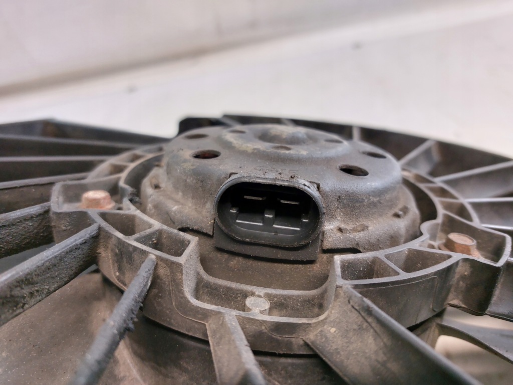 Вентилятор радиатора renault scenic 2 1.9dci Оригинал