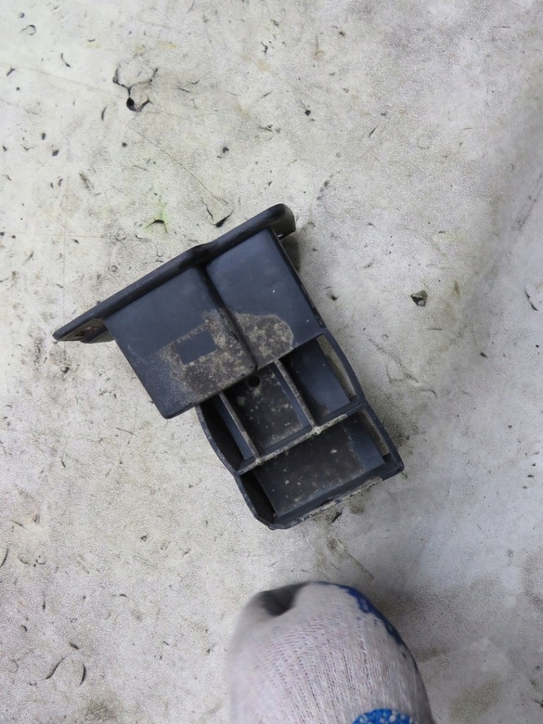 фото №3, Зона деформації кронштейн відбійник лівий ліва renault clio iv