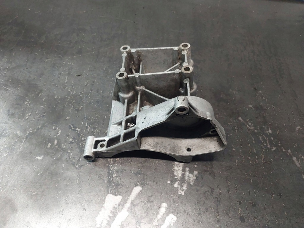 Кронштейн компрессора кондиционера bmw 3 e46 316i 1.9 m43tub19 194e1 1433507 Киев