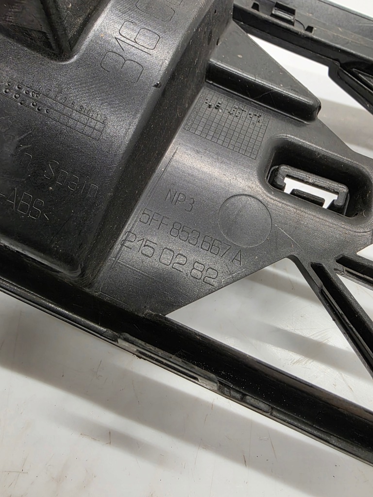 Решётка средняя бампера перед seat cupra formentor 5ff853667a оригинал Цена