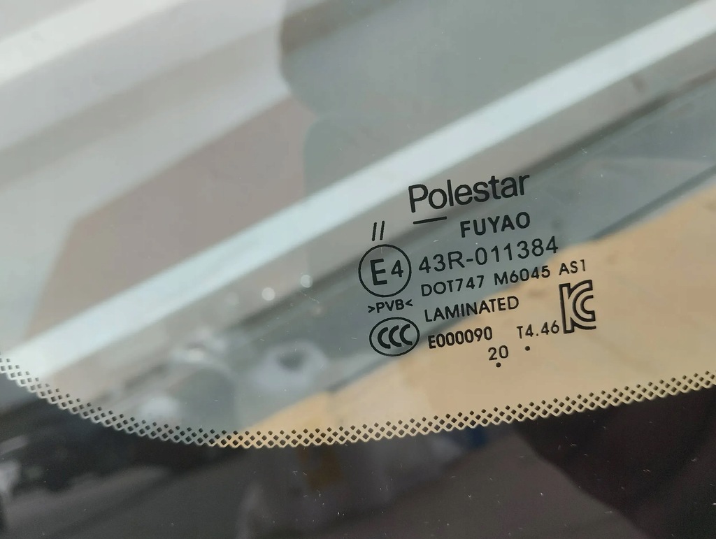 фото №12, Polestar 2 стекло перед передняя лобовое