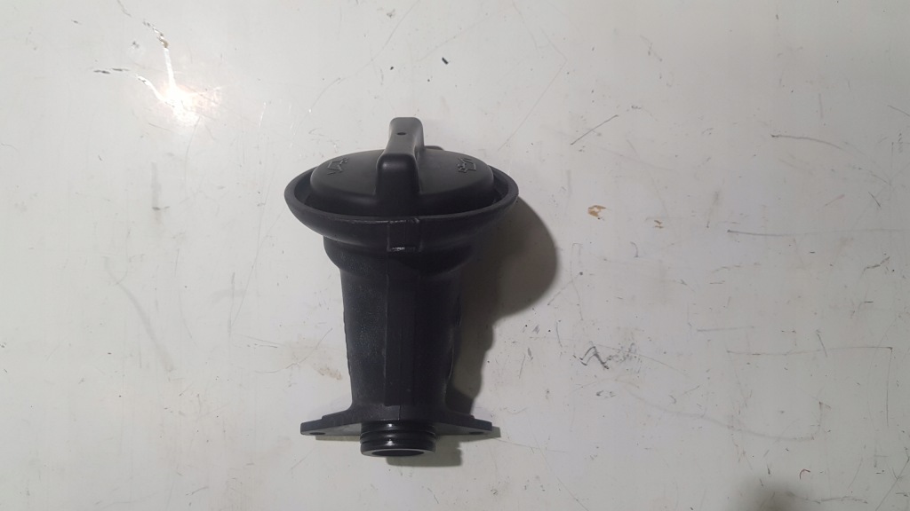 фото №1, Крышка заливная горловина масла alfa romeo giulia 2.9