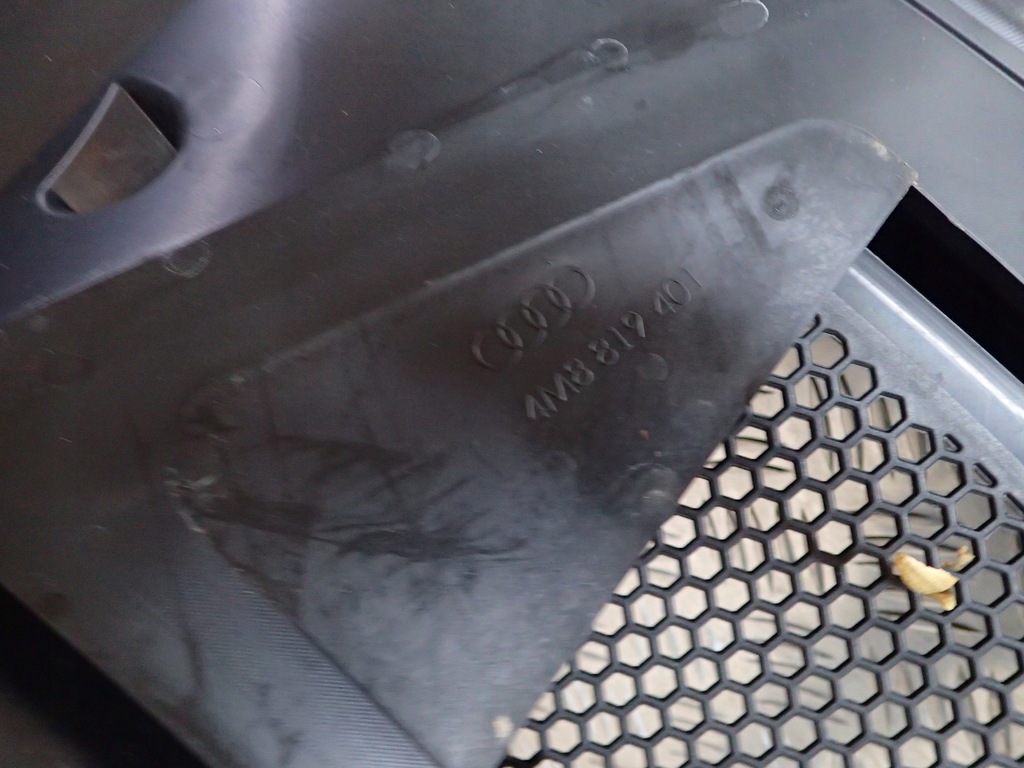 фото №4, Audi q8 sq8 rsq8 4m8 жабо слив 4m8819401