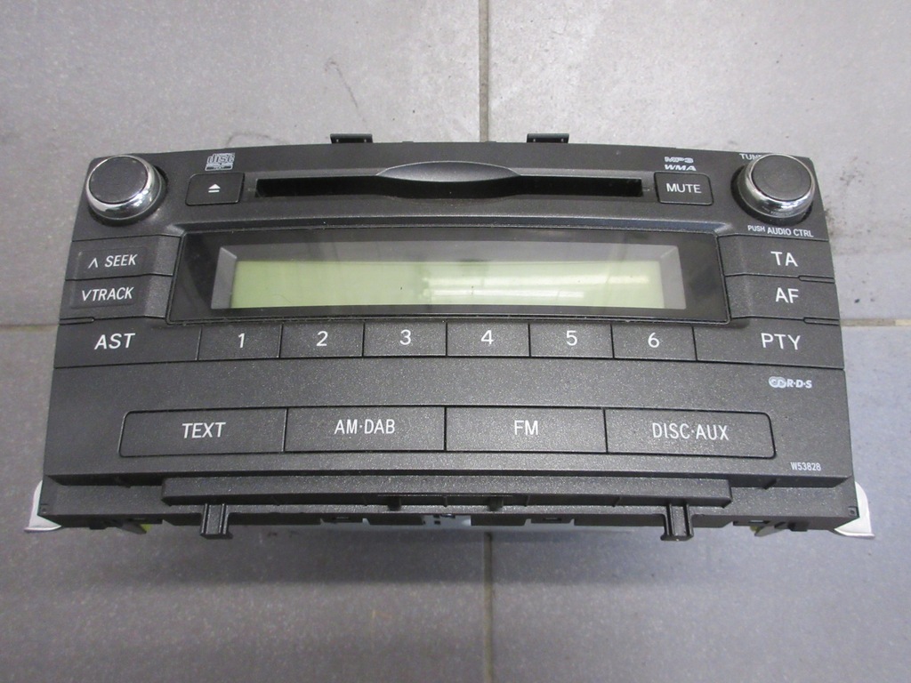 фото №1, Toyota avensis t27 радиопроигрыватель радио cd