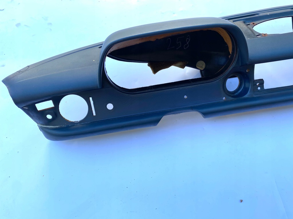 Приборная панель приборная mercedes w114 w115 sedan купе под drewno, большой динамик в Украине