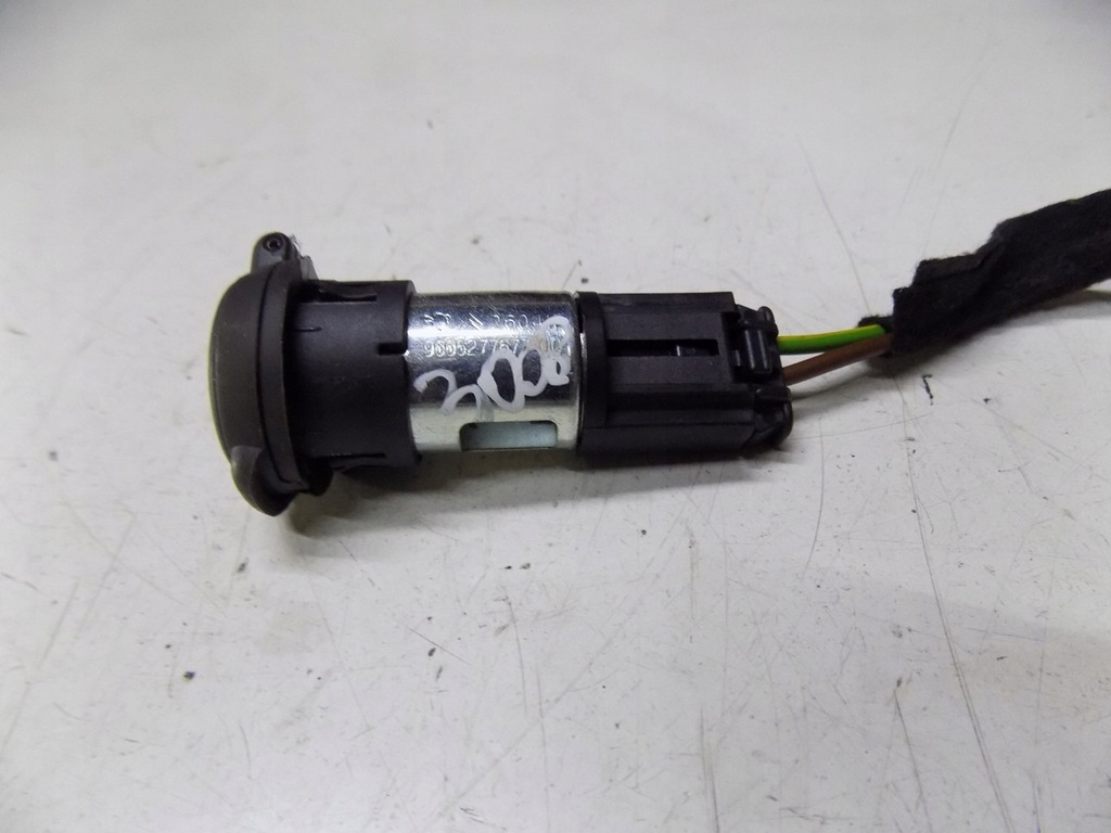 фото №16, Peugeot 3008 1.6 09-12 разъём прикуривателя 12v