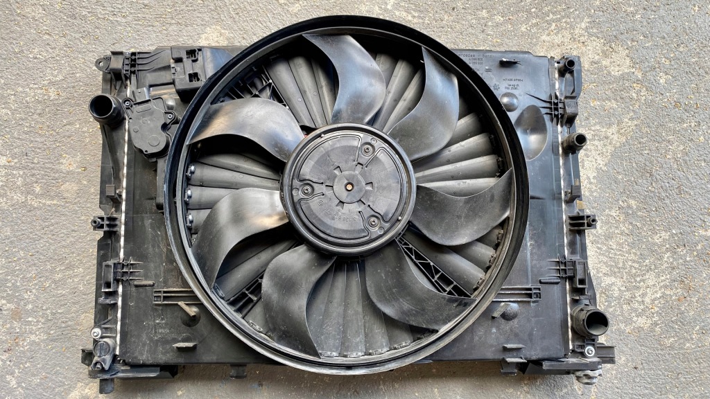 фото №1, Комплект радиатор glc 220 d 4matic off-roader