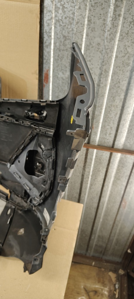 Audi q4 e-tron бампер перед кут правий решітка  молдинг 89a807725a Доставка