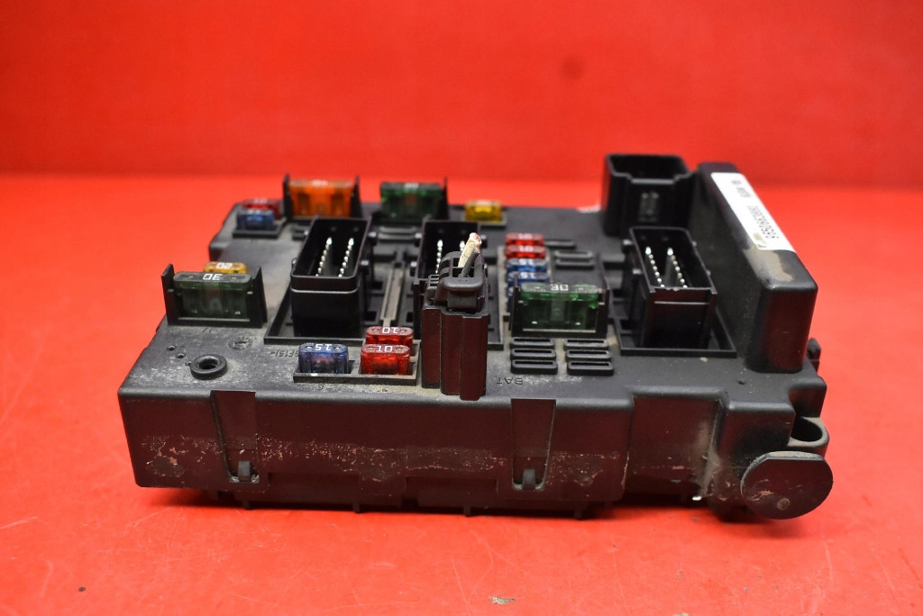 фото №6, Коробка предохранителей bsm 9650663880 peugeot 307 1.4 16v 88 km 01-05