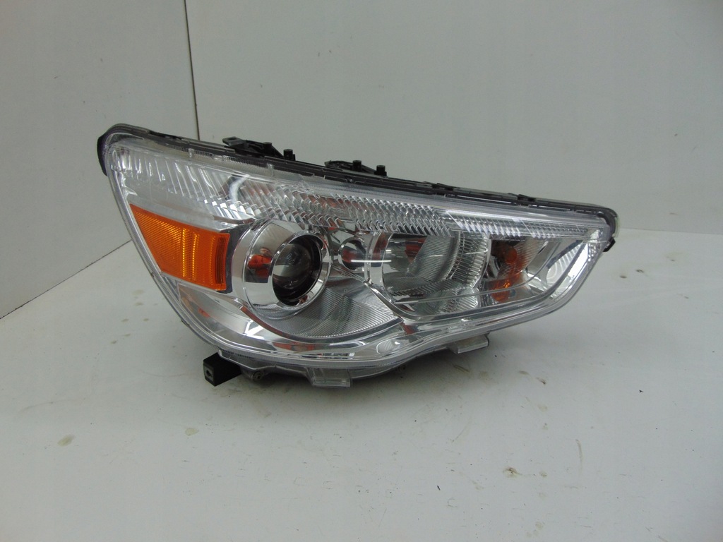 фото №1, Mitsubishi asx 10- лампа права