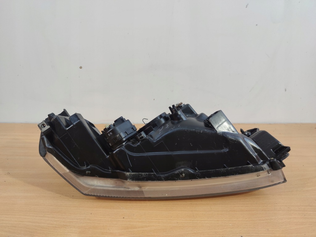 фото №3, Mitsubishi space wagon 98-04 rok левая лампа перед