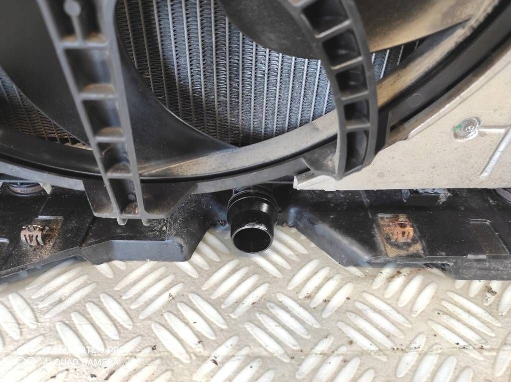 Купити Peugeot 208 ii 1.5 blue hdi 1.2 turbo радіатор радіатор ремінь передній балка