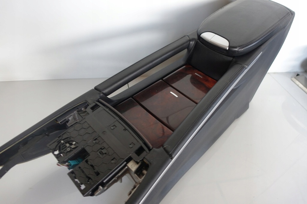 фото №12, Mercedes w164 подлокотник туннель бардачок ml gl x164 1646801314